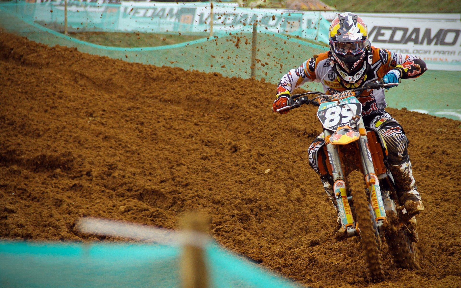 女子体育蓬勃发展,全球赛事再创佳绩