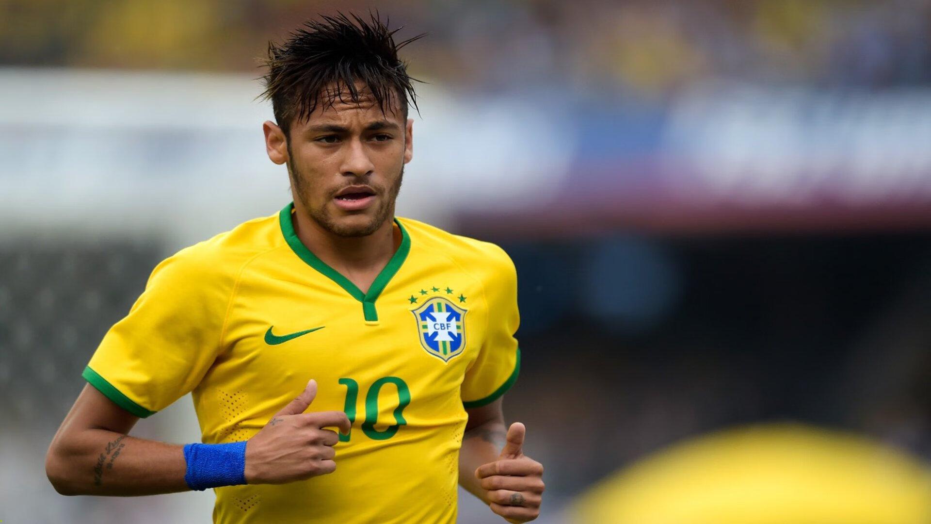 泳坛新星打破尘封十年世界纪录，缔造历史性一刻